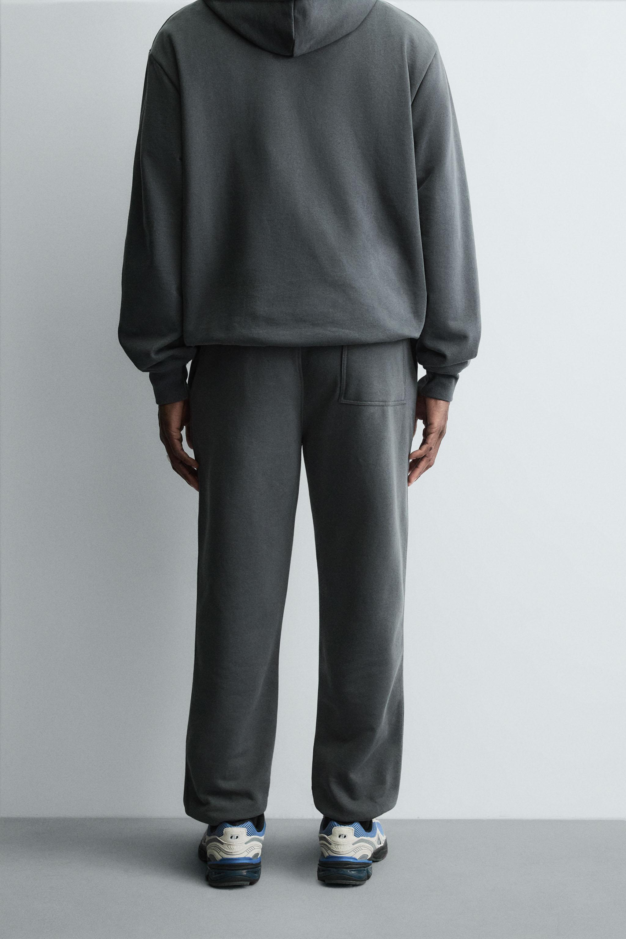 RELAXED FIT JOGGING PANTS